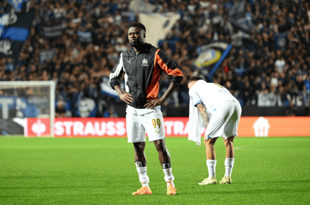 周末进行, 同国籍经纪 周末进行, 同国籍经纪